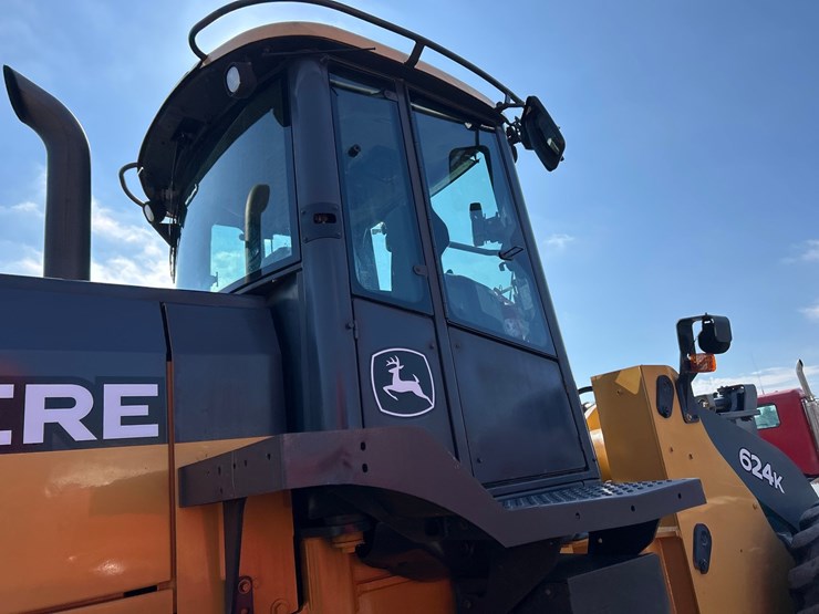2012-deere-624k-image-65