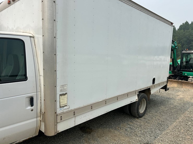 2002-ford-e450-image-17