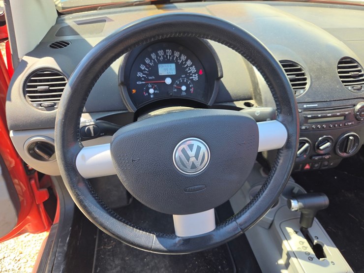 #61153-•-2005-volkswagen-convertible-image-39