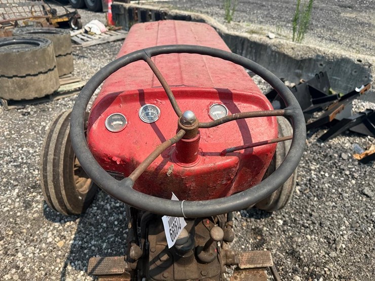 massey-ferguson-135-image-21
