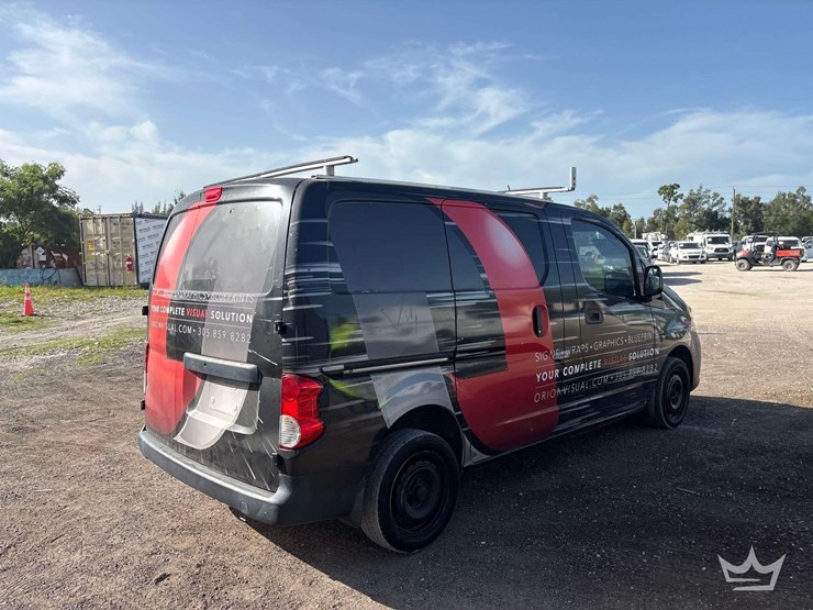 2016-nissan-nv200-image-3
