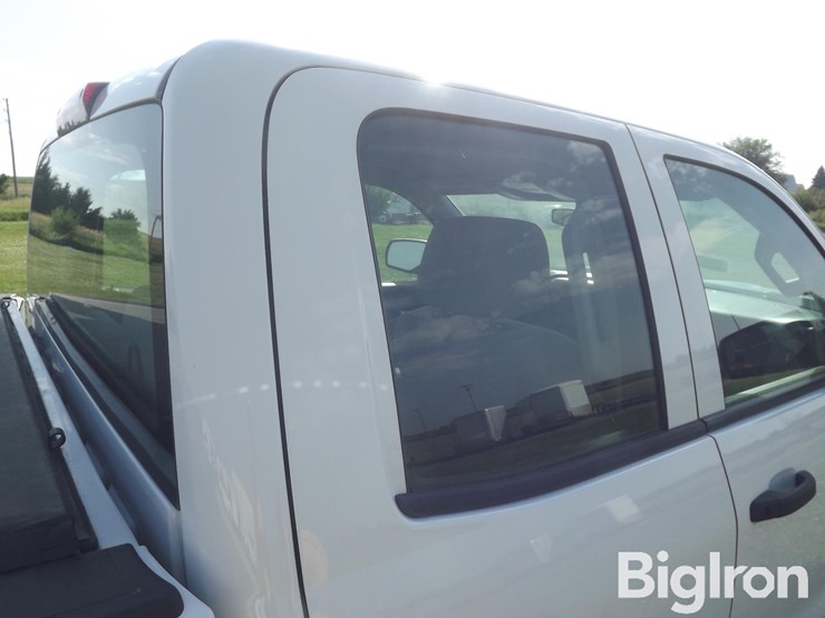 2017-chevrolet-silverado-1500-image-18