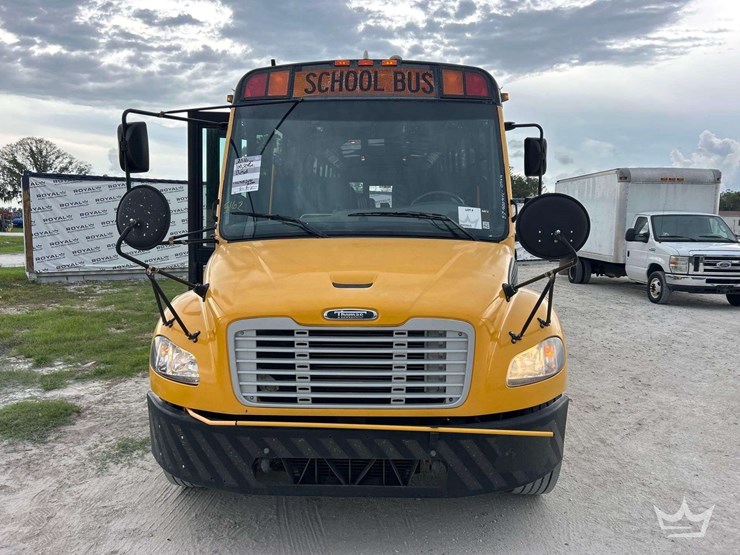 2016-freightliner-b2-image-32