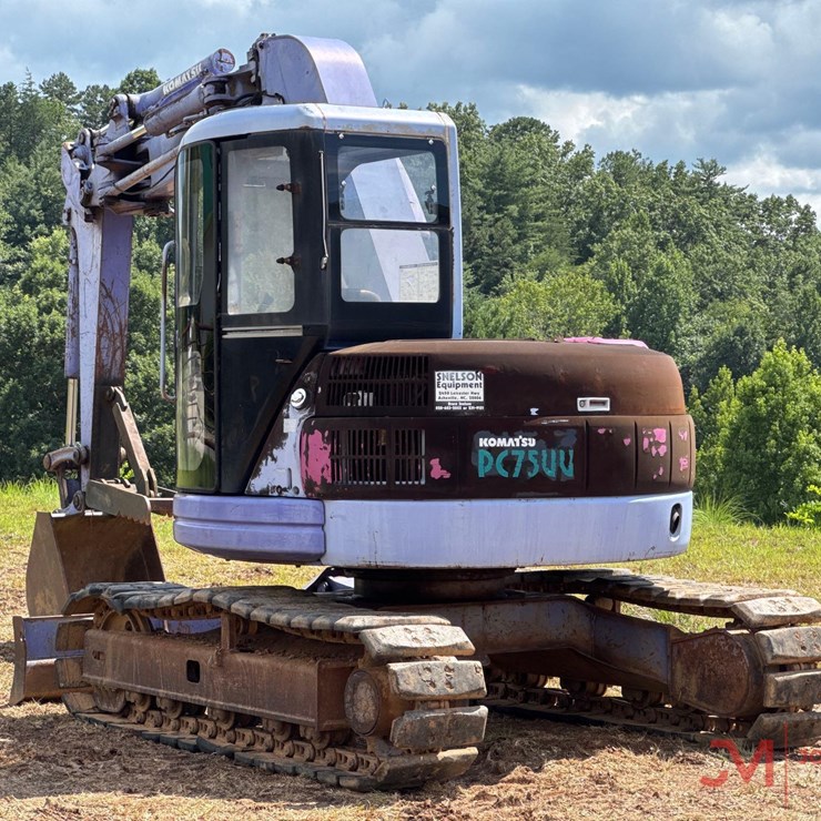 KOMATSU PC75UU