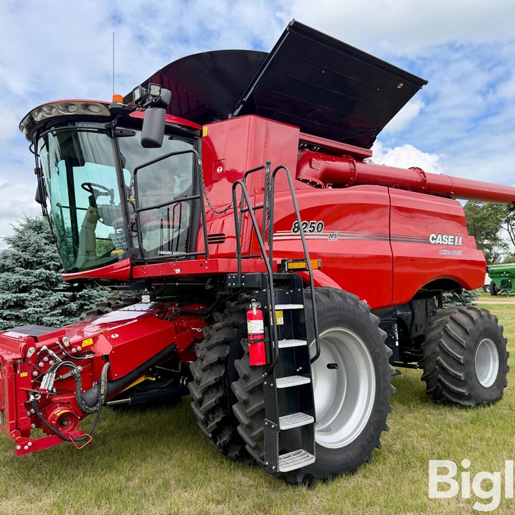 2023 CASE IH 8250