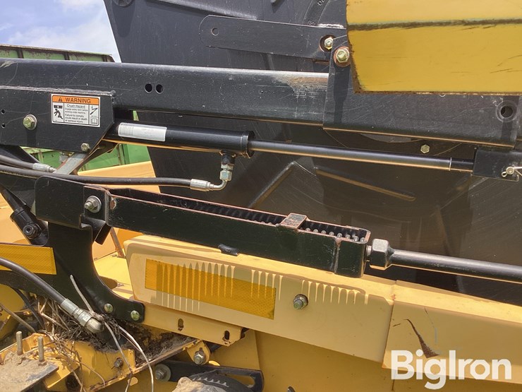 2010-new-holland-74c-image-12