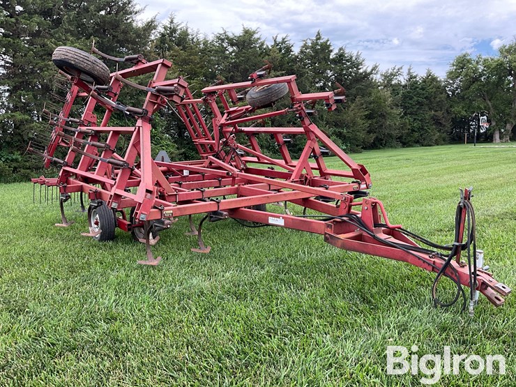 case-ih-4800-image-3