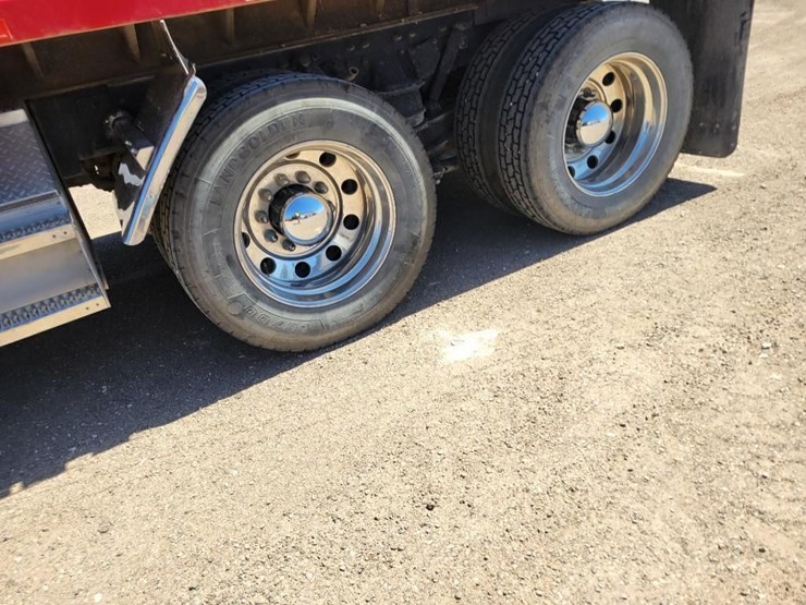 2010-kenworth-t800-image-15