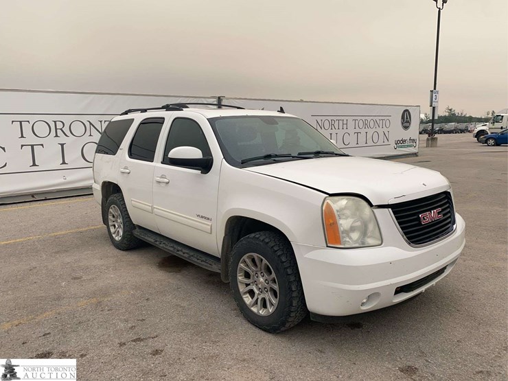 2011-gmc-yukon-image-3