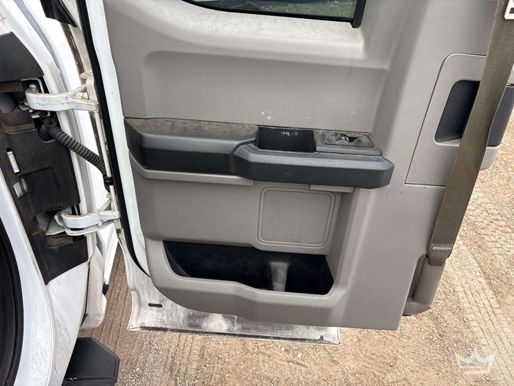 2016-ford-f150-image-15