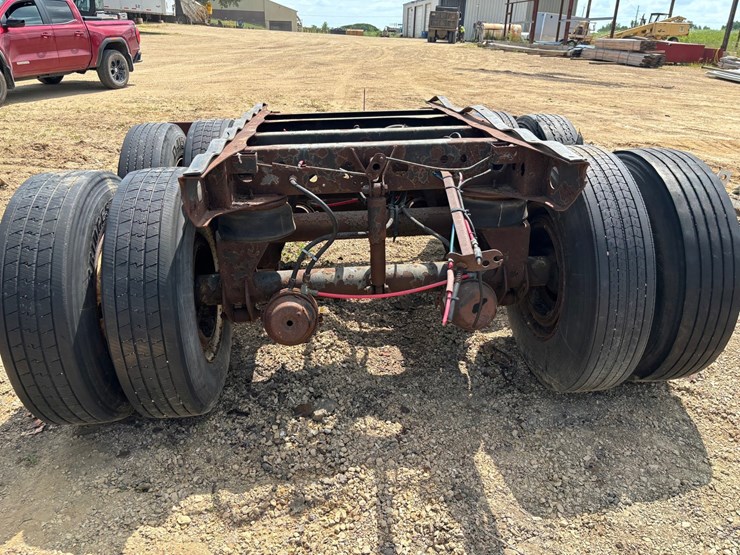 #2280-•-set-of-tandem-axles-image-4