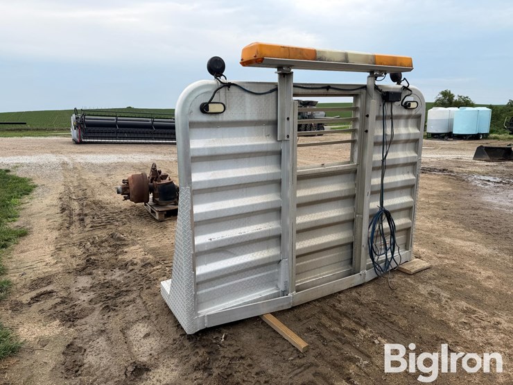 merritt-truck-headache-rack-image-7
