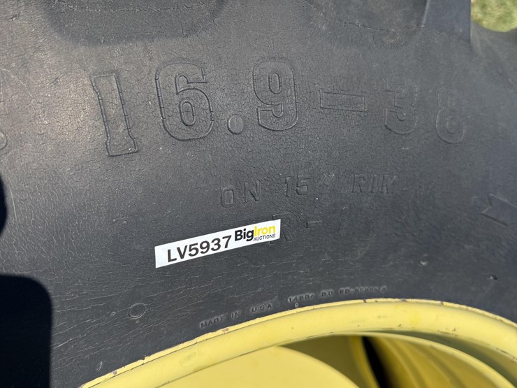 john-deere-16-image-18