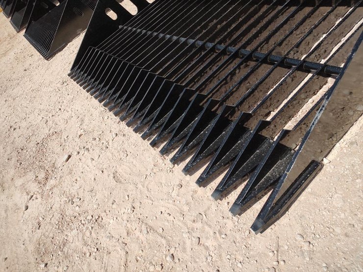 wolverine-sb66-67"-skid-steer-skeleton-rock-bucket-image-9