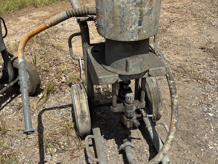 #9919-•-graco-airless-paint-sprayer-image-1