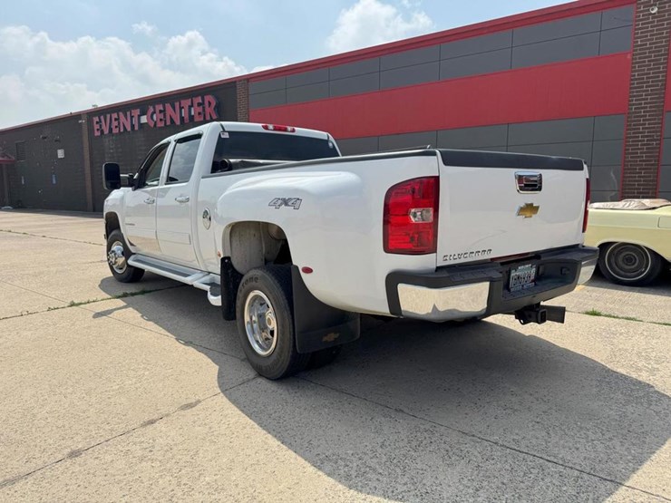 2007-chevrolet-3500-image-3