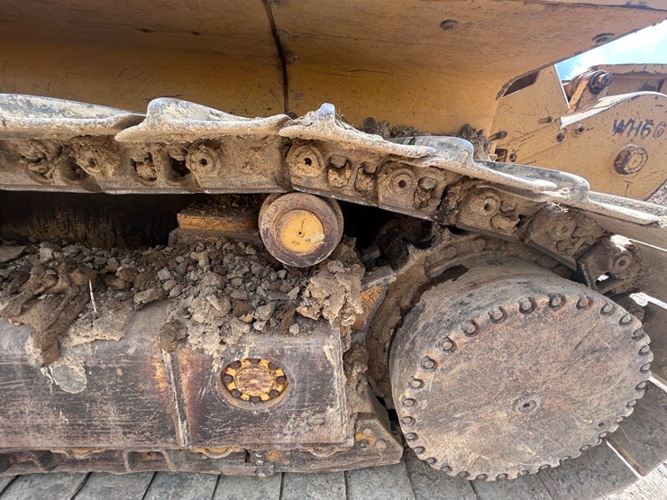 2009-deere-750j-lt-image-5