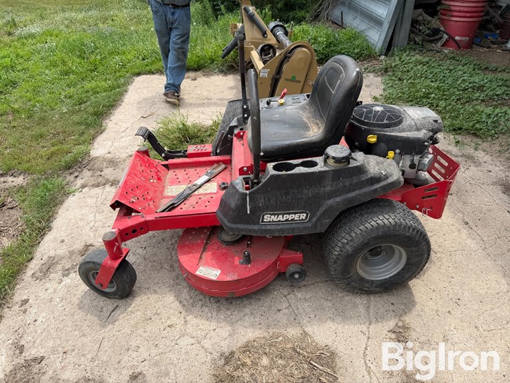 snapper-360z-42"-mower-image-8