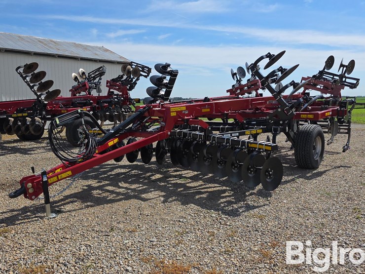 2025-case-ih-ecolo-tiger-875-image-1
