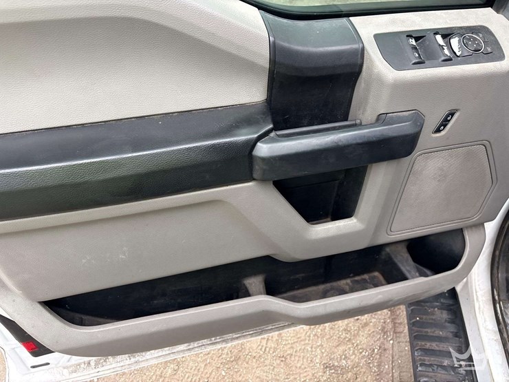 2016-ford-f150-image-14