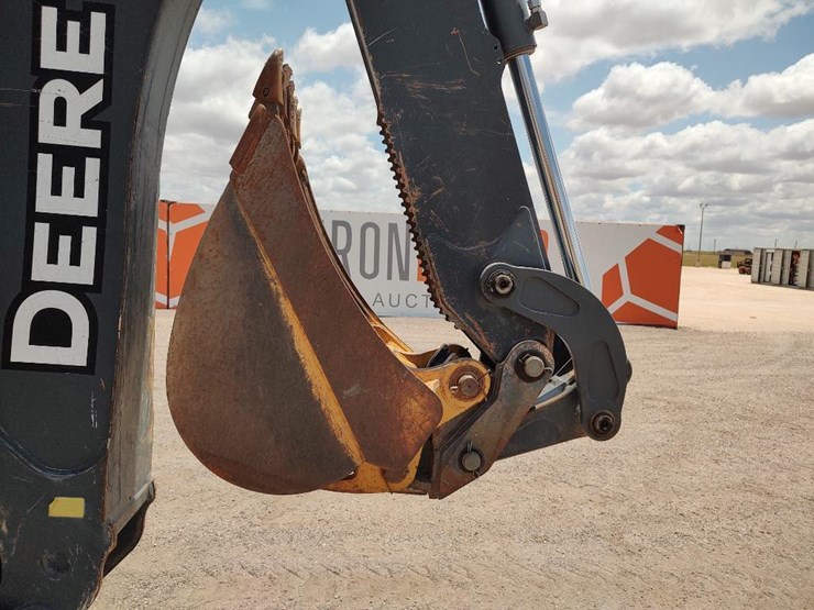 2011-deere-310sj-image-19