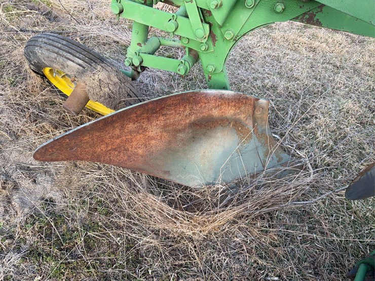 john-deere-8-image-17