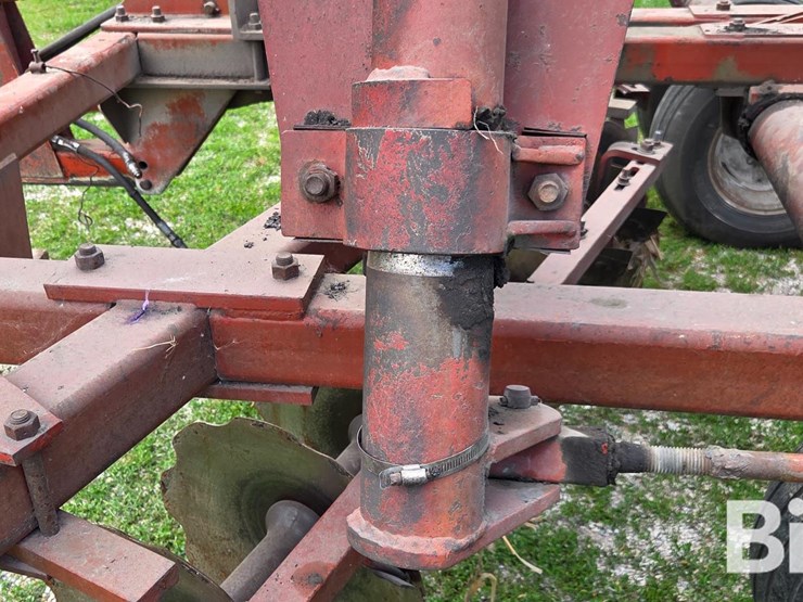 massey-ferguson-820-image-14