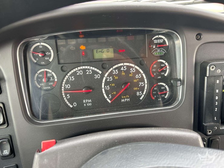 2016-freightliner-b2-image-12