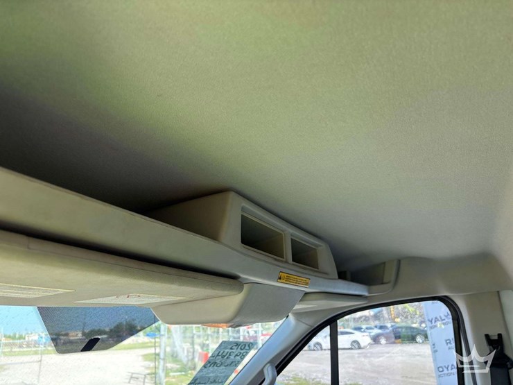 2015-ford-transit-image-19