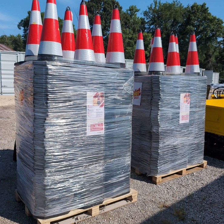 (50) 28" Traffic Cones