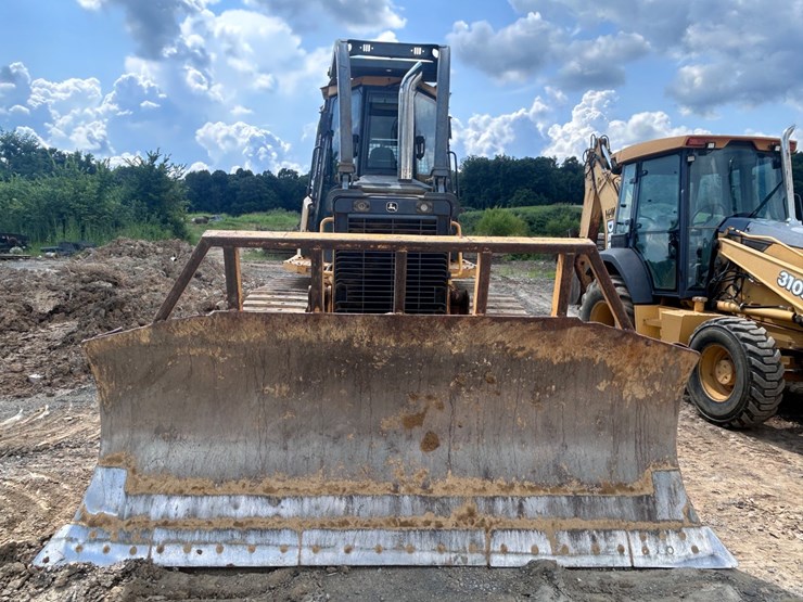 2009-deere-750j-lt-image-14