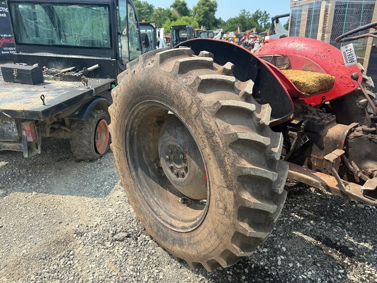 massey-ferguson-135-image-11