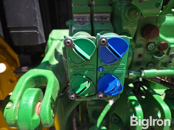 2014-john-deere-6140m-image-10