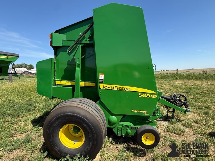 2010-john-deere-568-image-4