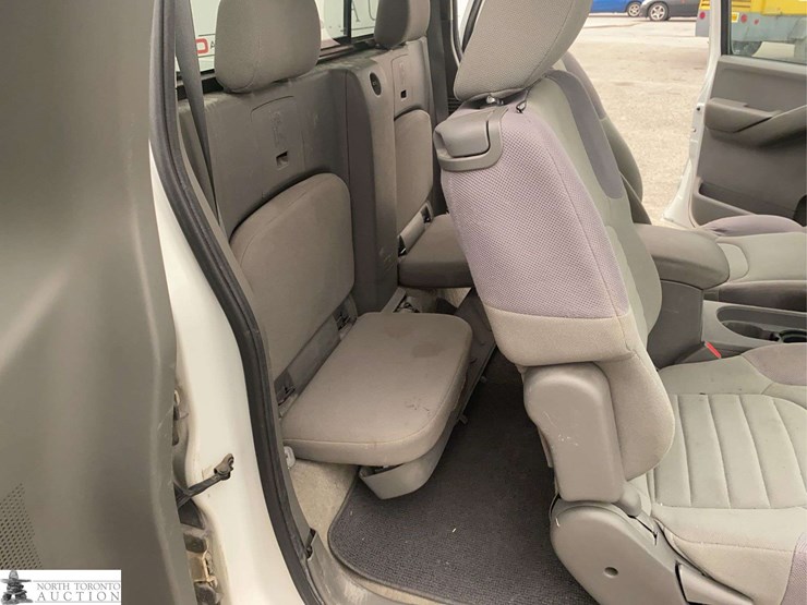 2014-nissan-frontier-image-18