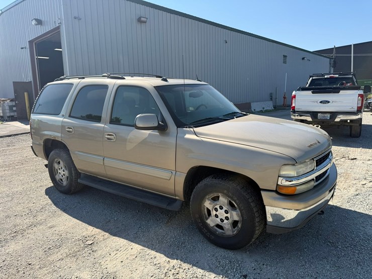 2005-chevrolet-tahoe-image-8