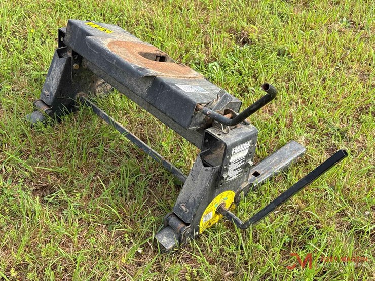 reese-kwik-slide-fifth-wheel-hitch-image-2