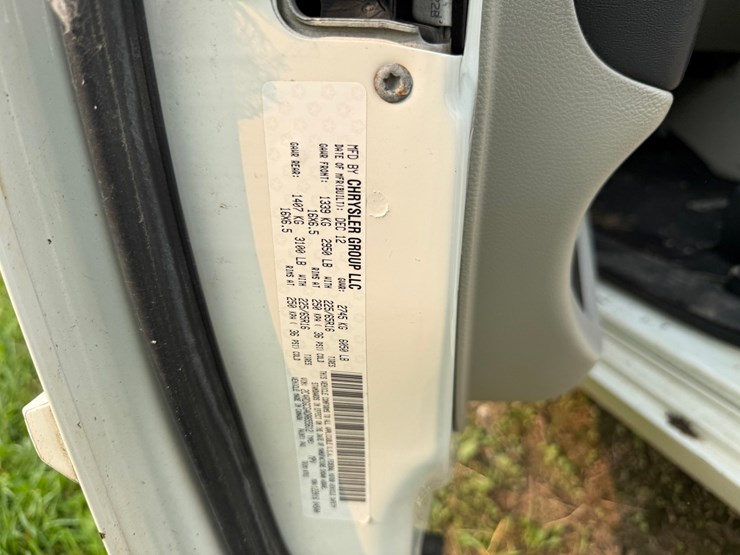 2013-dodge-caravan-image-50