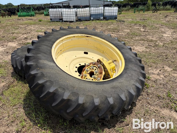john-deere-10-image-3