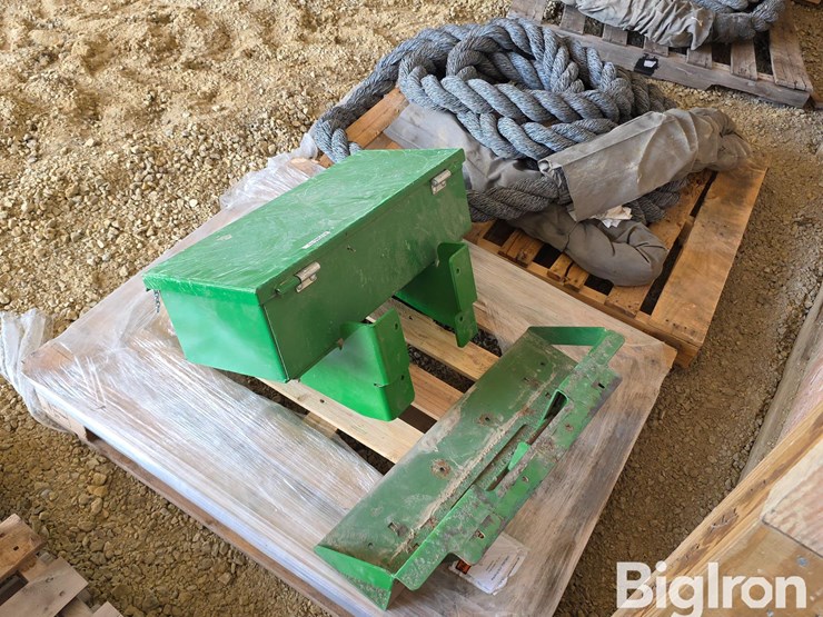 heavy-duty-tow-rope-&-lakota-tractor-tool-box-image-7