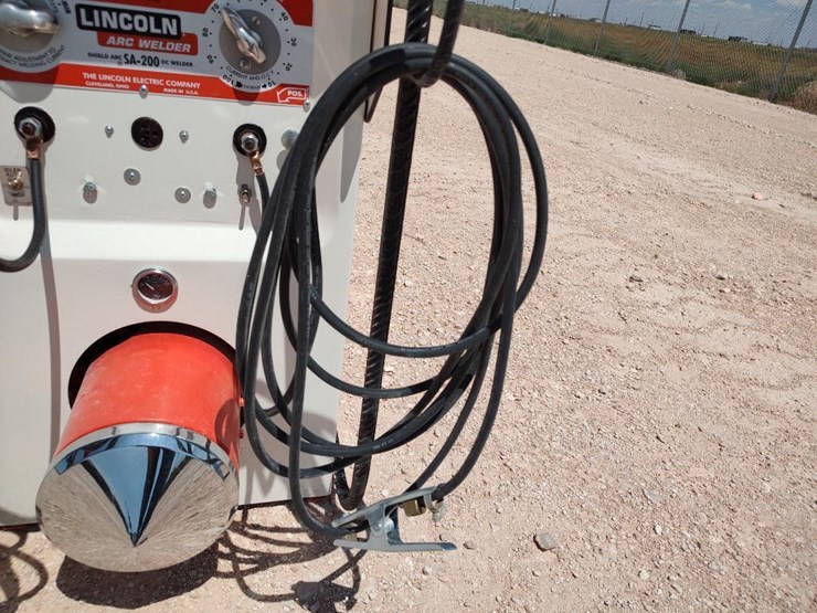 lincoln-shield-arc-sa-200-dc-welder-image-15