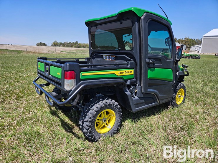 2022-john-deere-gator-image-5