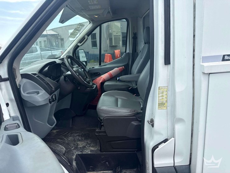 2016-ford-transit-image-22