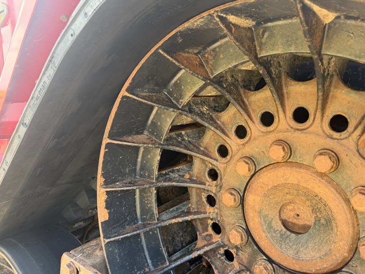 2014-case-ih-470-image-29