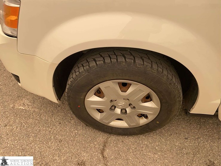 2010-dodge-grand-caravan-image-21