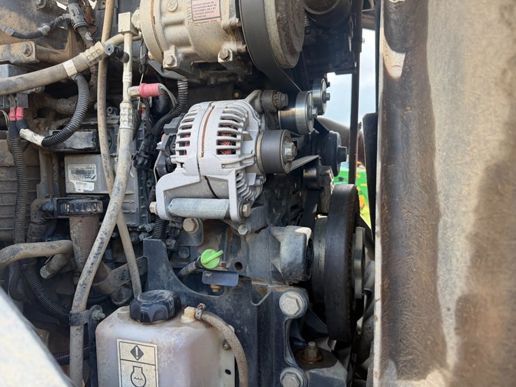 2014-case-ih-470-image-96