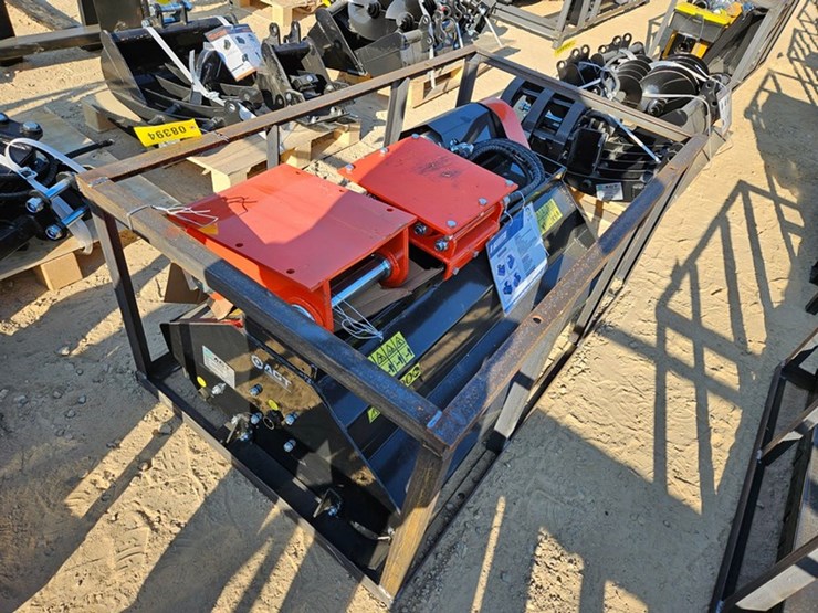2026-caterpillar-307-image-7