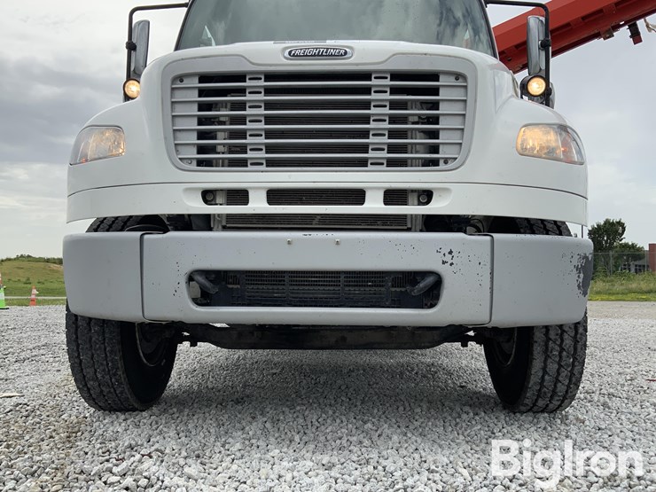 2014-freightliner-m2-106-image-17