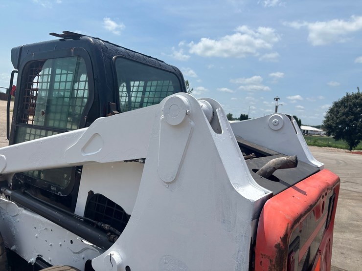 2013-bobcat-s630-image-21