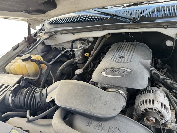 2005-chevrolet-3500hd-image-36